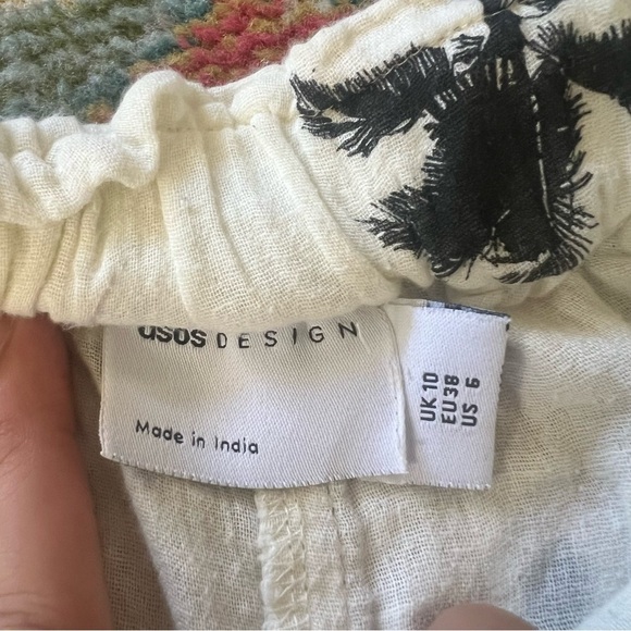 ASOS DESIGN cheesecloth flippy short in palm tree print co-ord size 6 - Picture 4 of 5